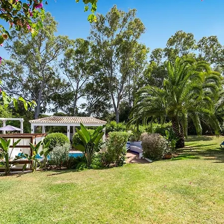 Unique Calahonda Villa *