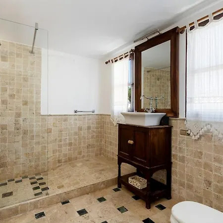Unique Calahonda Villa *